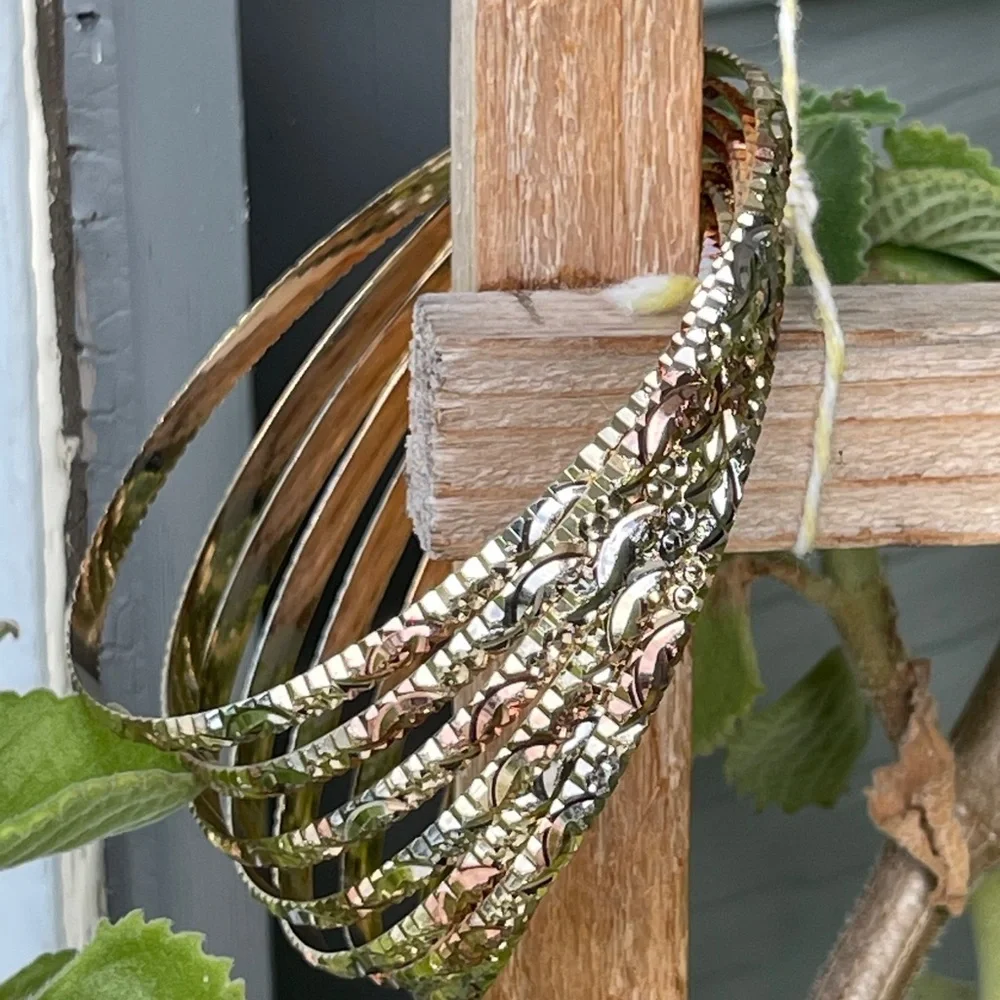 Chic Gold and Silver Textured Bangles - Picture 13 of 14